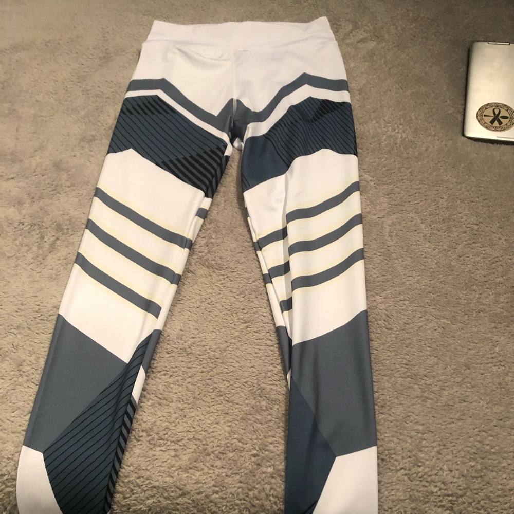 Athletic leggings